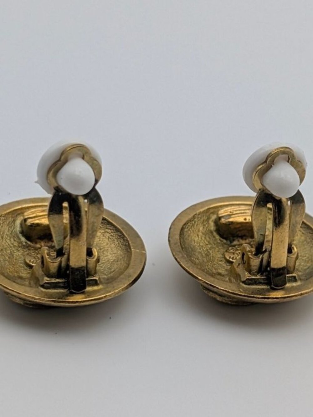 Chanel Earrings CC Logo Round Gold Vintage - Picture 5 of 9